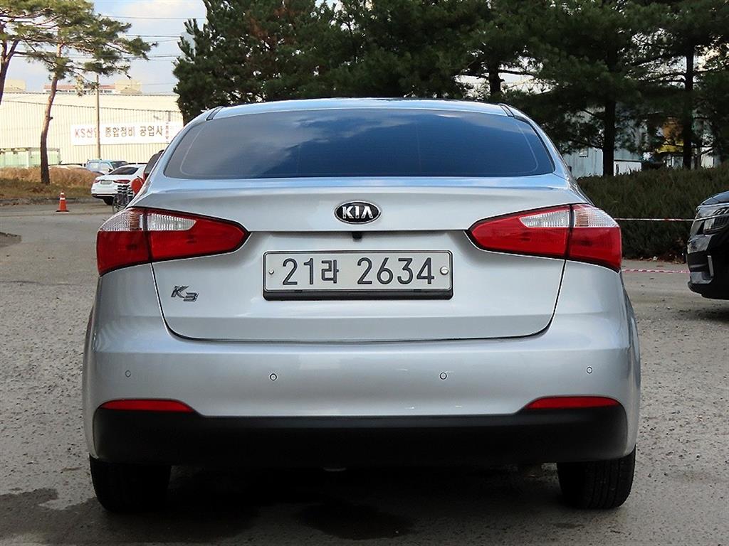 KIA K3 - Vista 4