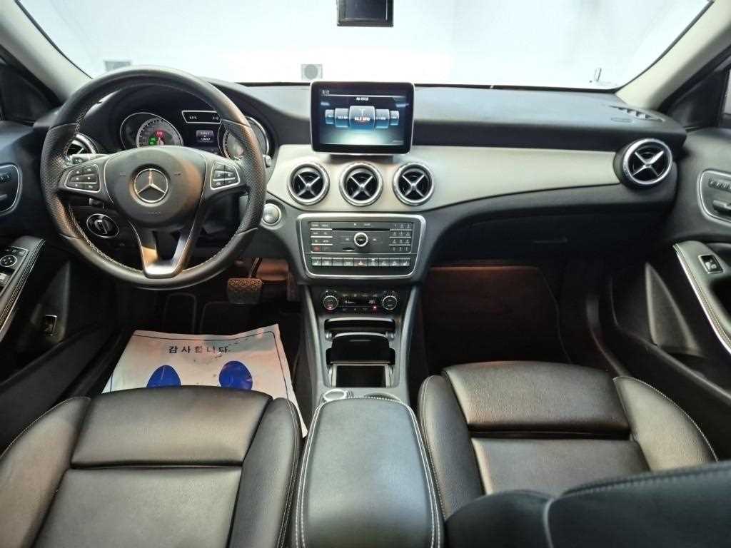 Mercedes Benz GLA Class - Vista 7
