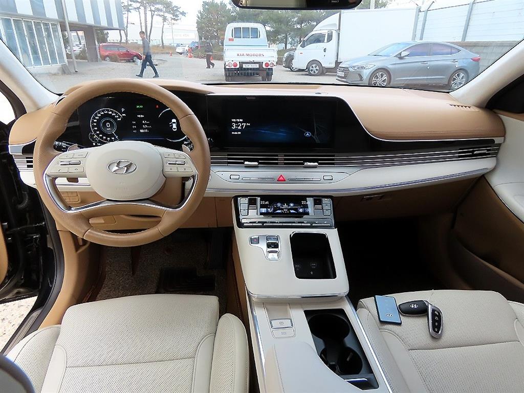 HYUNDAI Grandeur - Vista 7