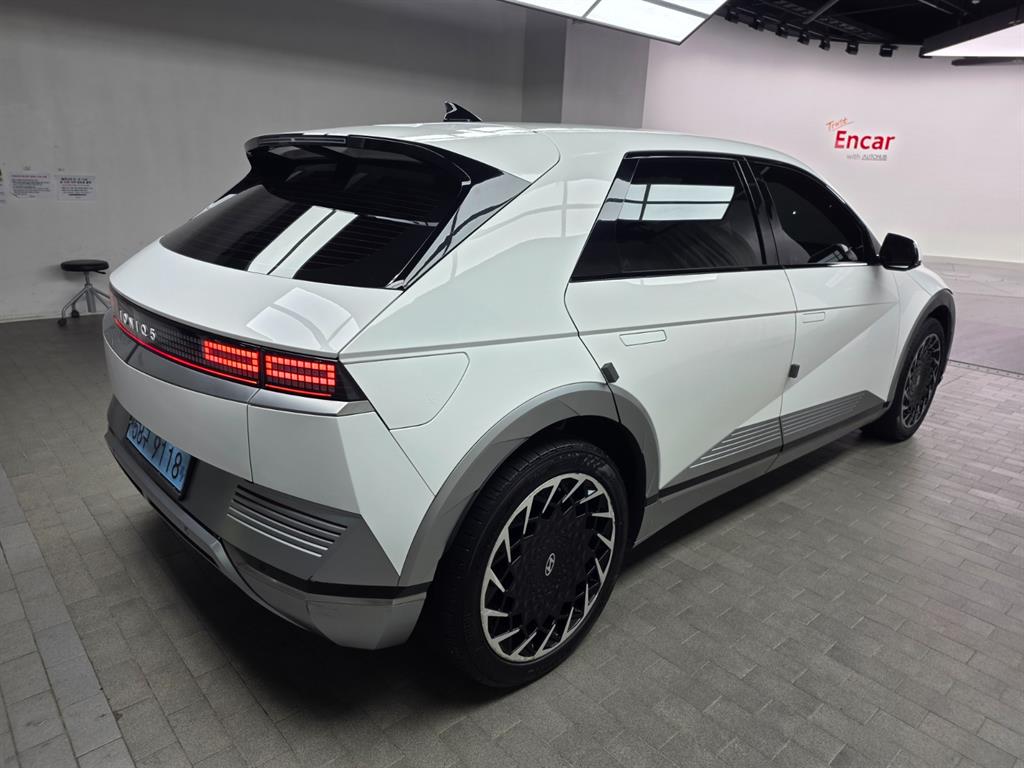 HYUNDAI Ioniq 5 - Vista 4