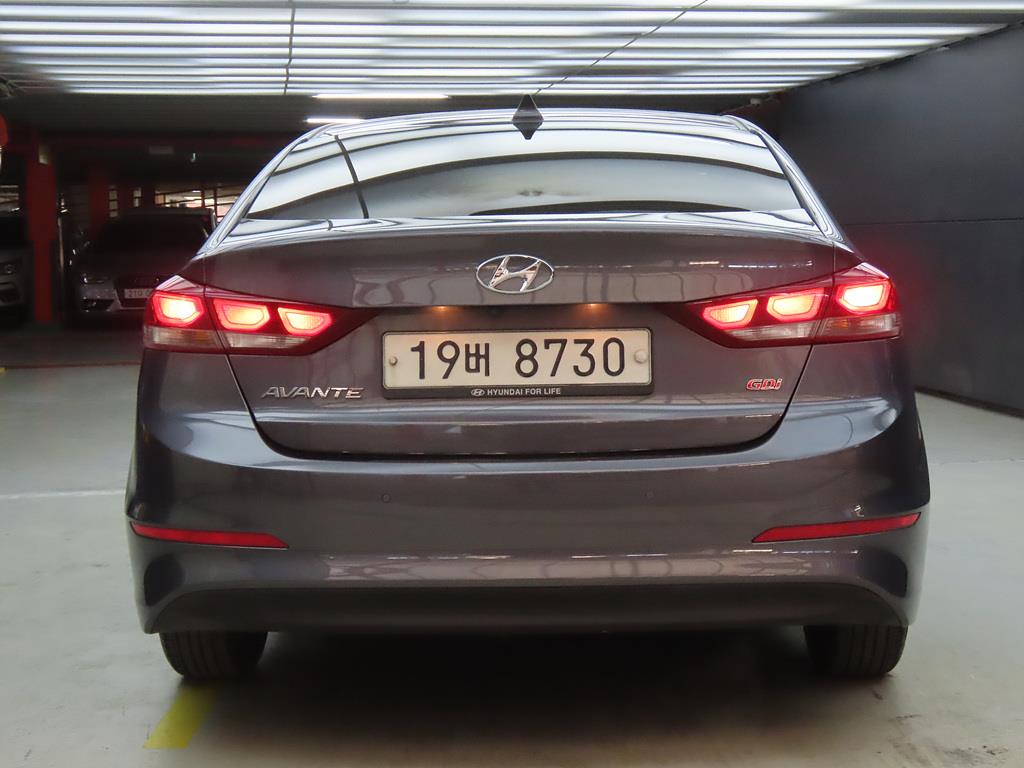 HYUNDAI Avante - Vista 4