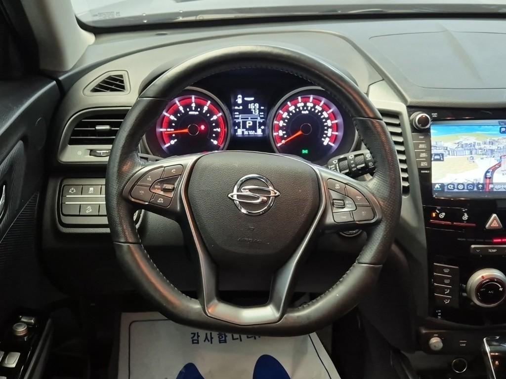 Ssangyong Tivoli - Vista 9