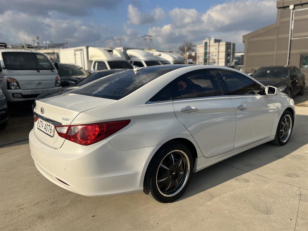 HYUNDAI Sonata - Vista 5