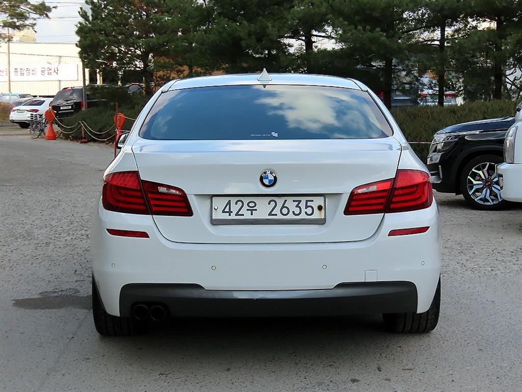 BMW 5 Series - Vista 4