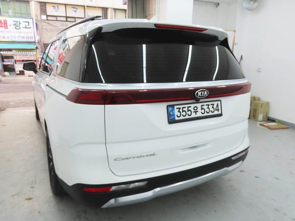 KIA Carnival - Vista 4