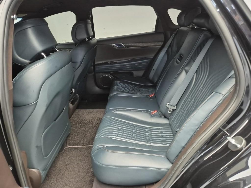 Genesis G80 - Vista 12