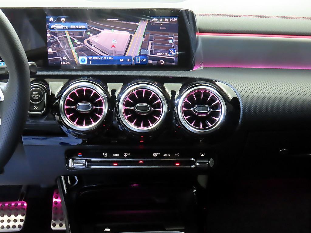 Mercedes Benz CLA Class - Vista 11