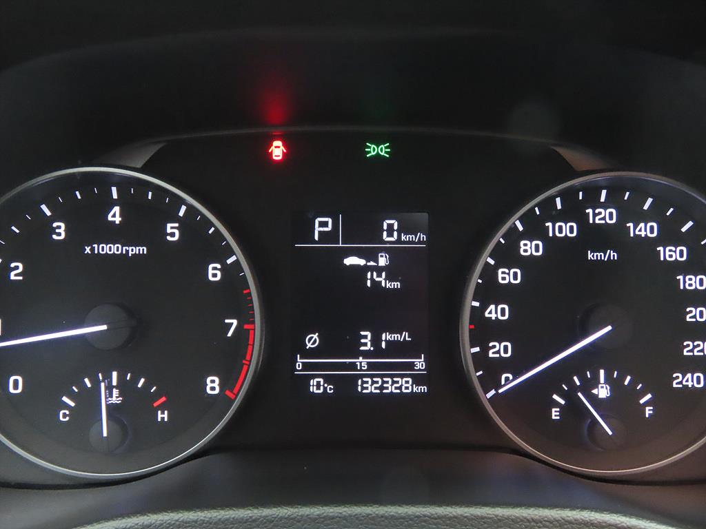 HYUNDAI Avante - Vista 8