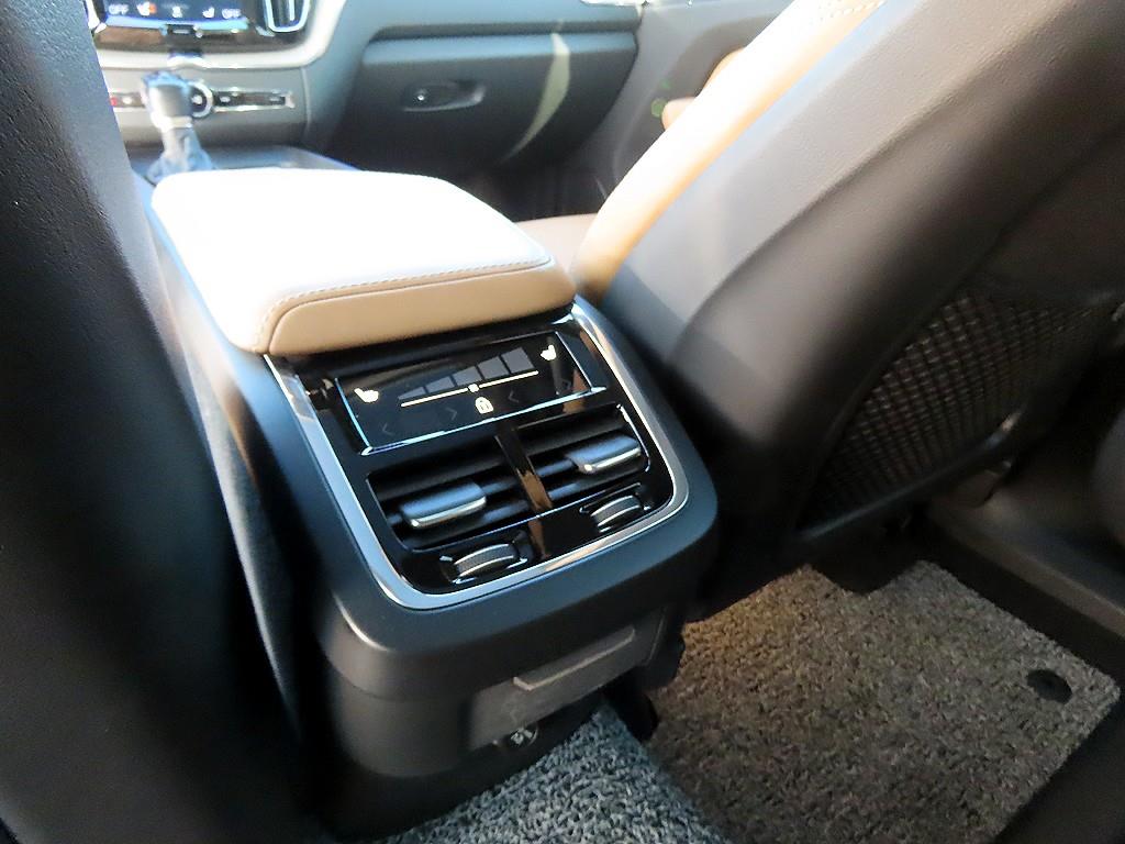 Volvo XC60 2018 - Importación desde Corea - HF Imports Iquique - Foto 15