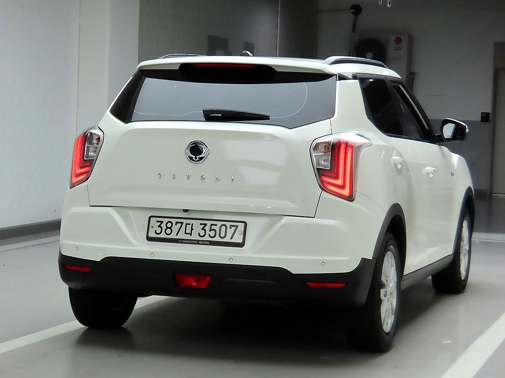 Ssangyong Tivoli - Vista 4
