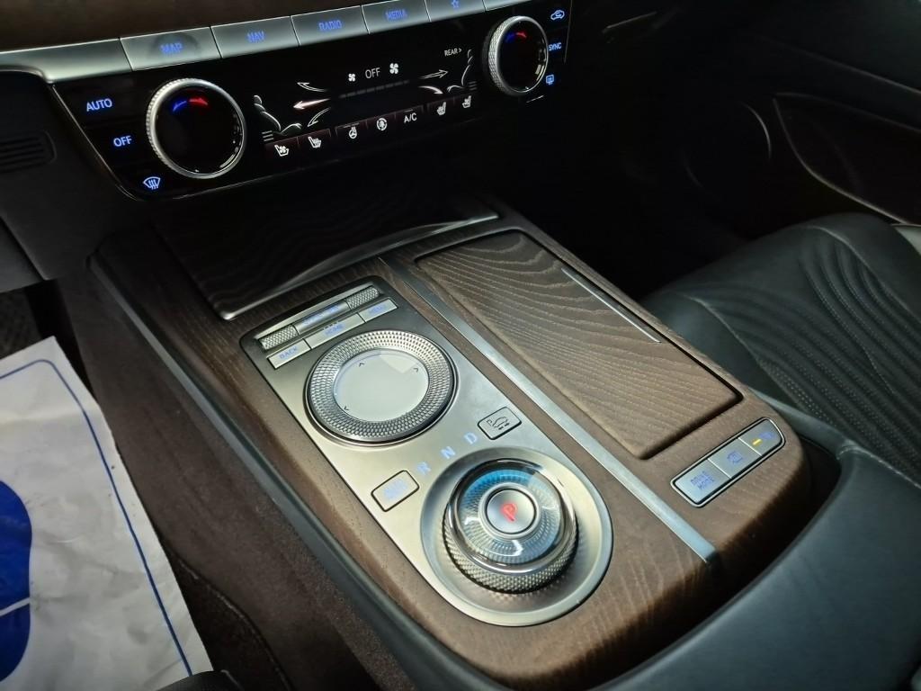 Genesis G80 - Vista 9