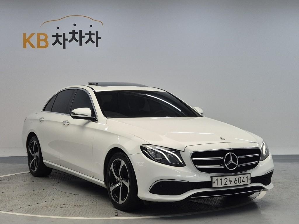 Mercedes Benz E class - Vista 4