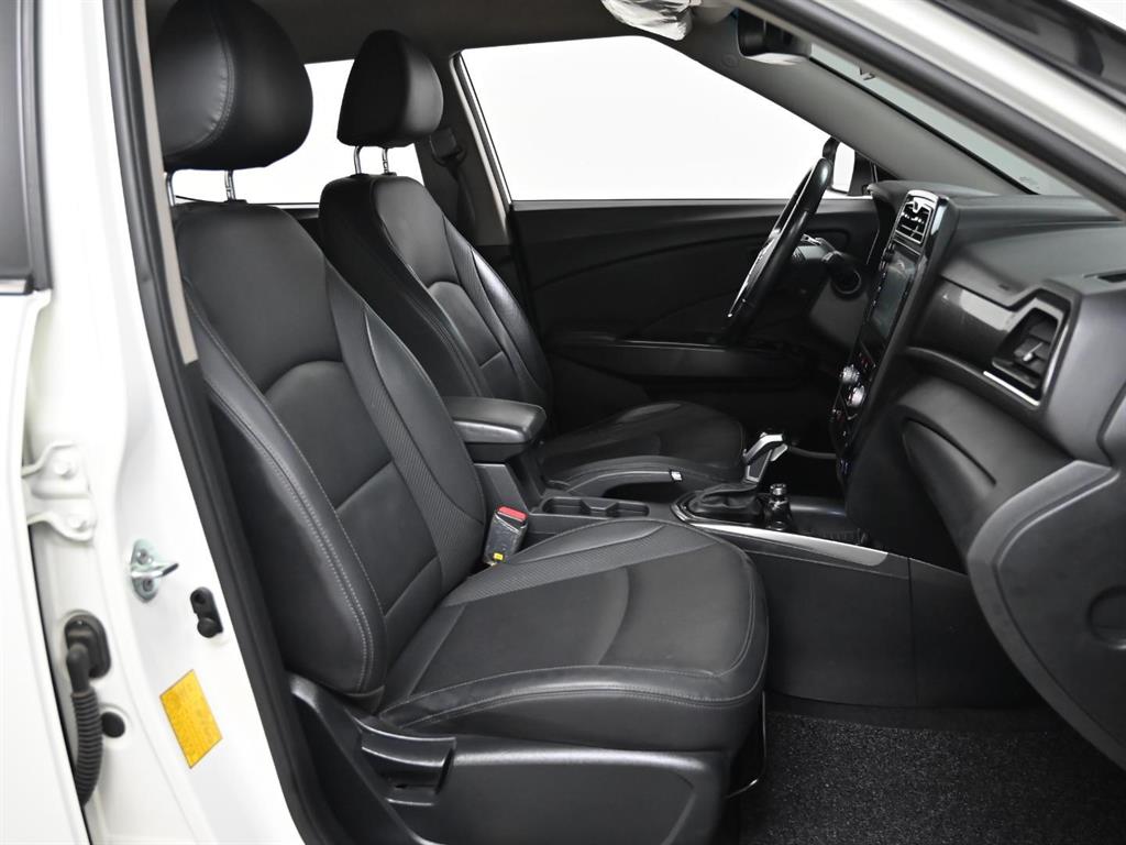 Ssangyong Tivoli - Vista 10