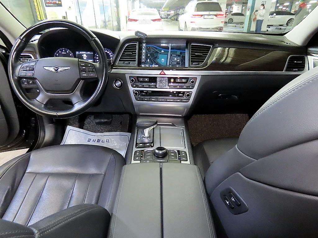 Genesis G80 - Vista 10