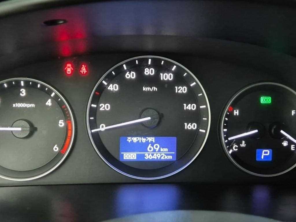 HYUNDAI Starex - Vista 6