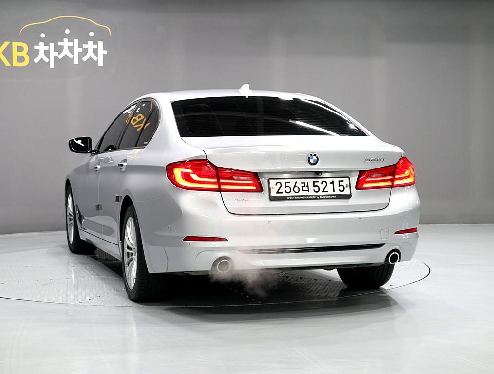 BMW 5 Series - Vista 4