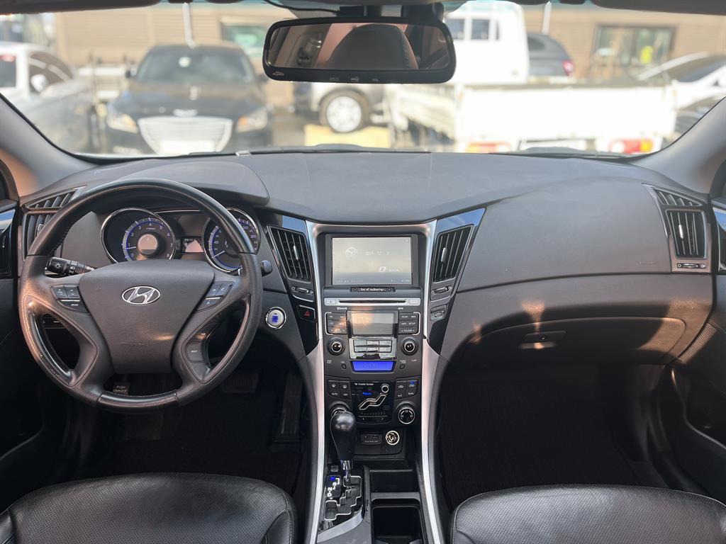 HYUNDAI Sonata - Vista 9