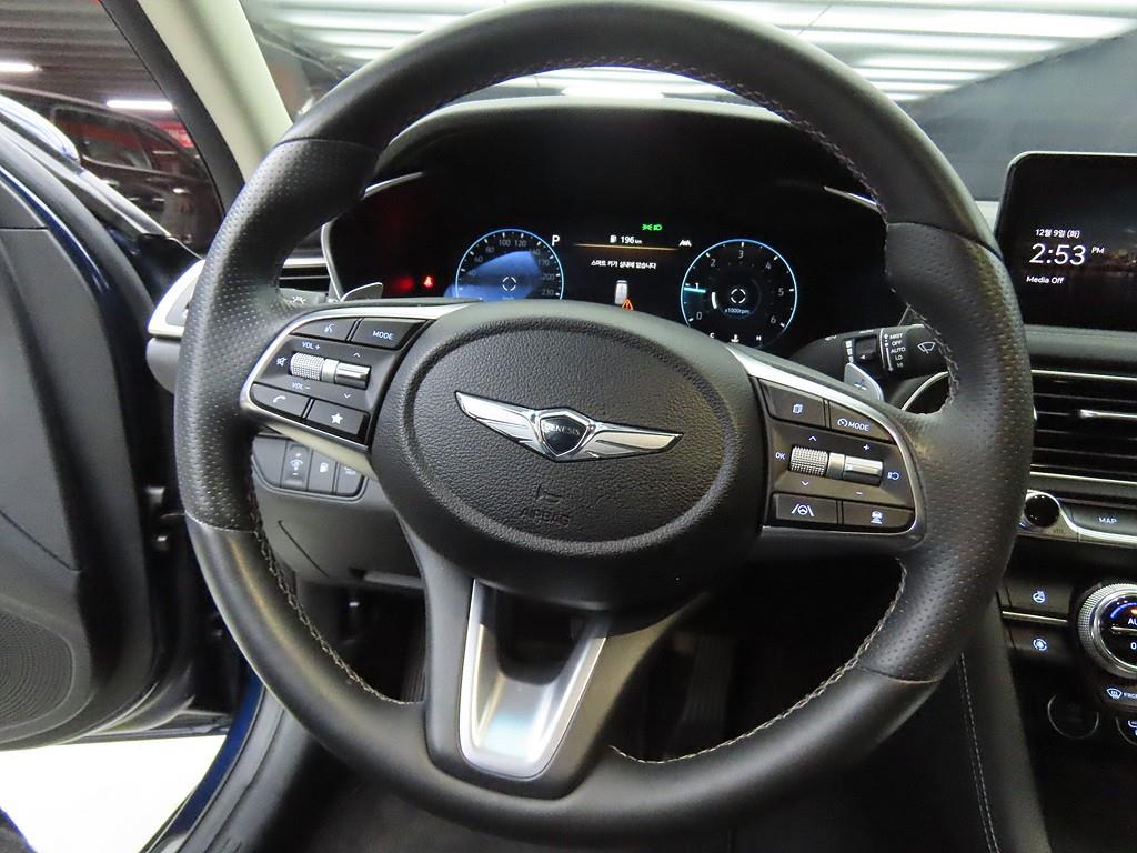 Genesis G70 - Vista 8