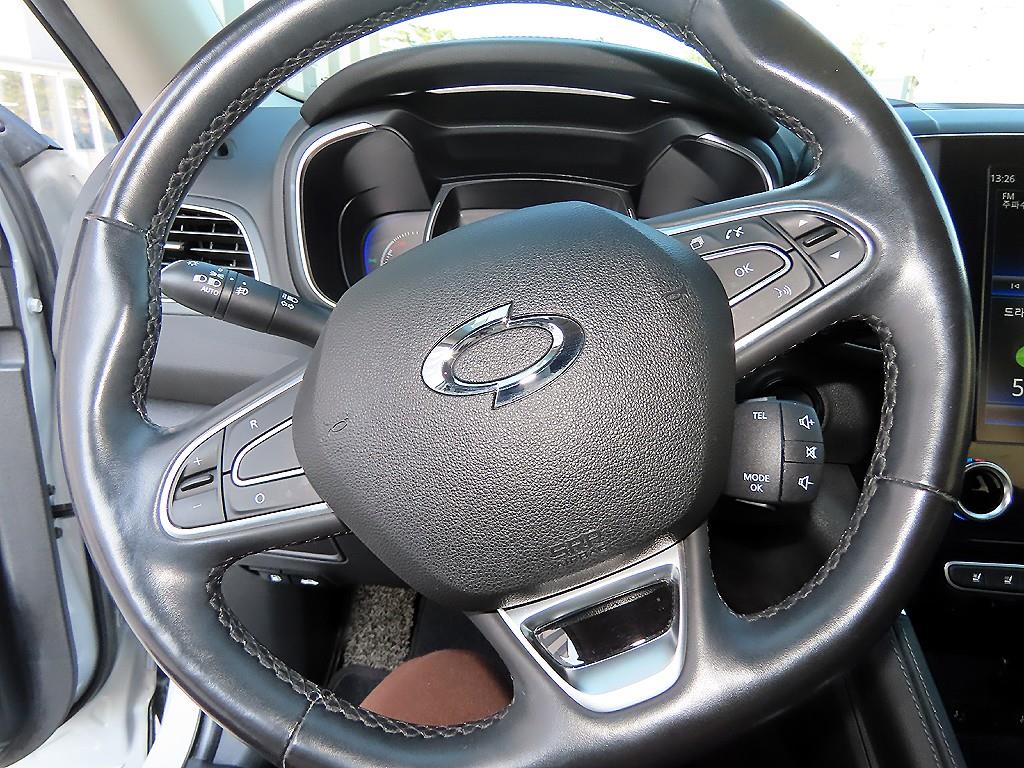 SAMSUNG QM6 - Vista 8