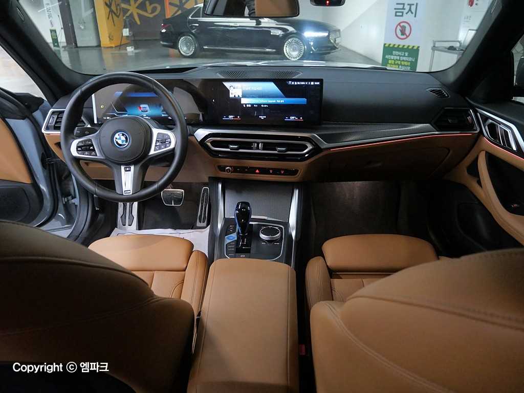 BMW i4 - Vista 6