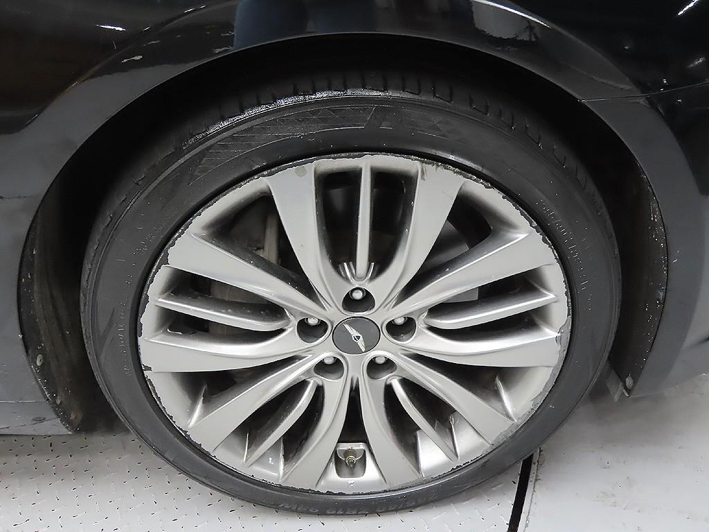 HYUNDAI Genesis - Vista 9