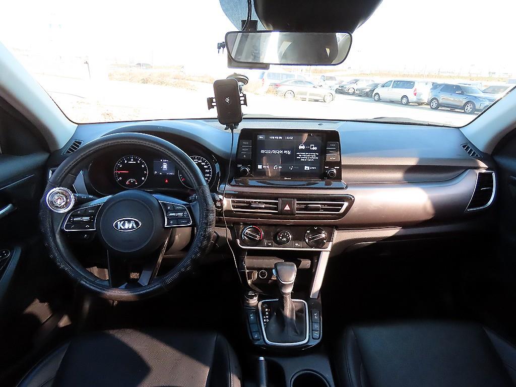 KIA Seltos - Vista 9