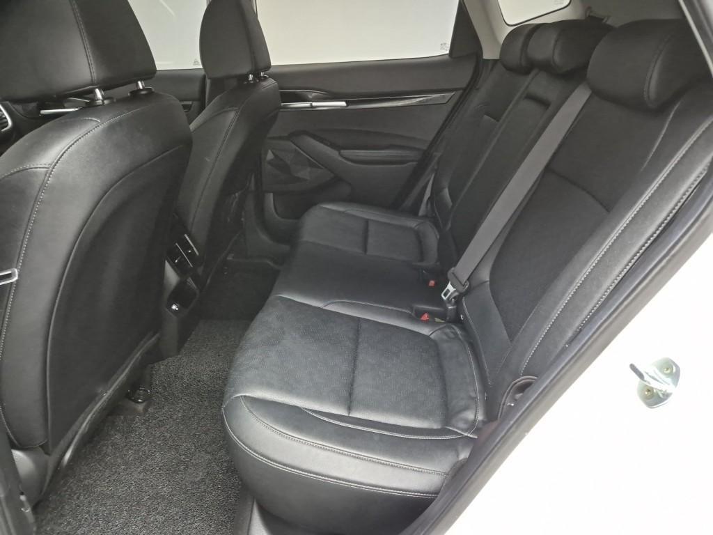 KIA Seltos - Vista 9