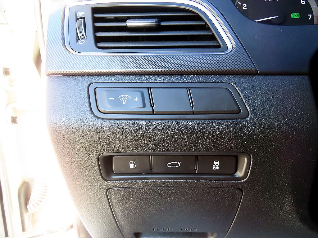 HYUNDAI Sonata - Vista 11