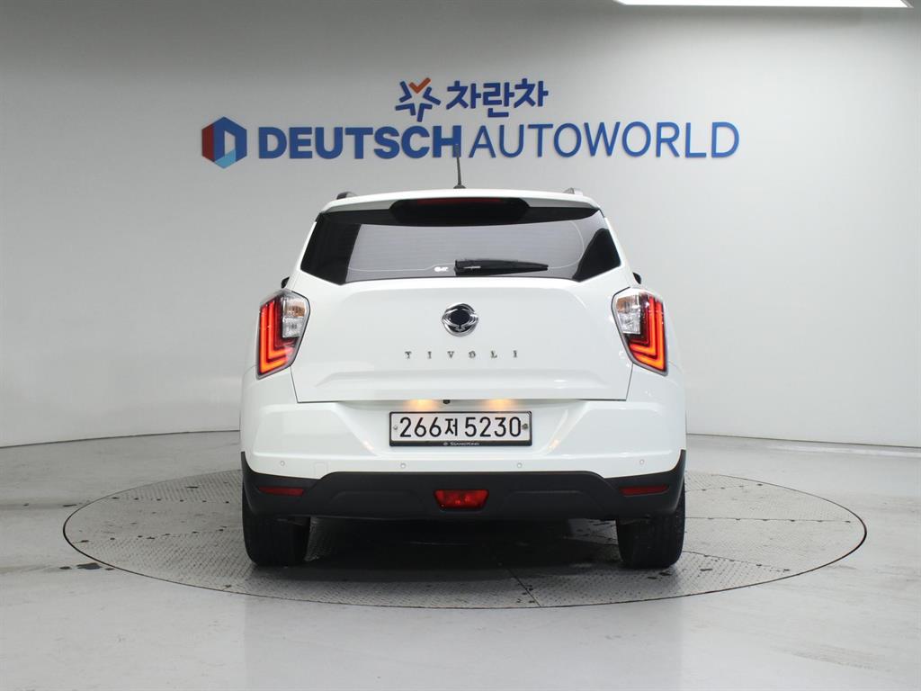 Ssangyong Tivoli - Vista 4