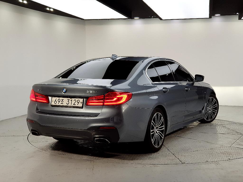 BMW 5 Series - Vista 4