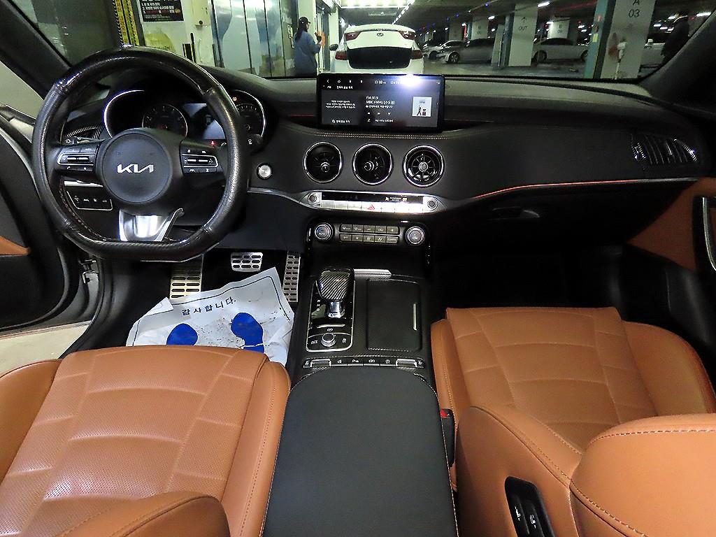 KIA Stinger - Vista 10