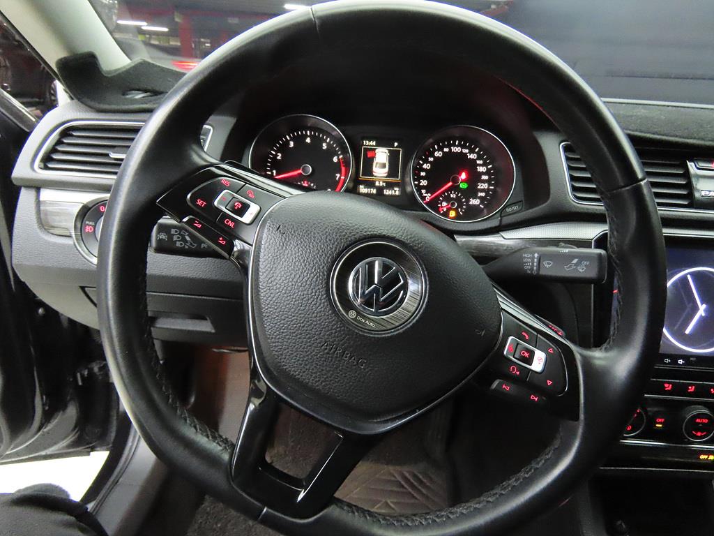 Volkswagen Passat - Vista 8