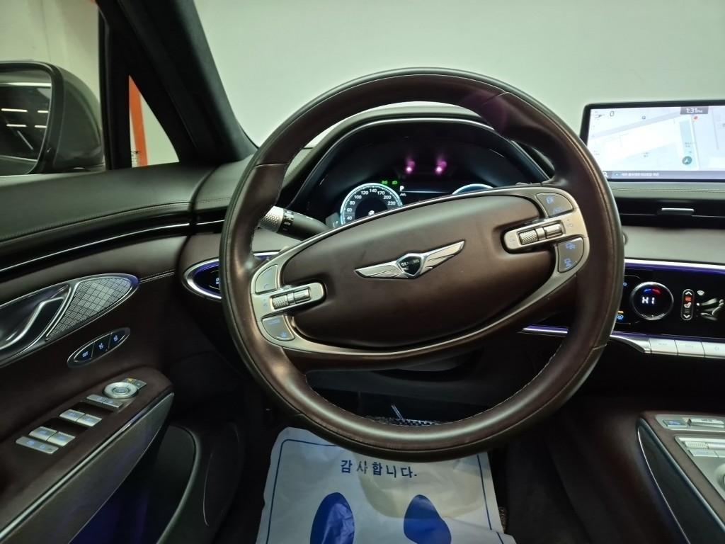 Genesis GV70 - Vista 9