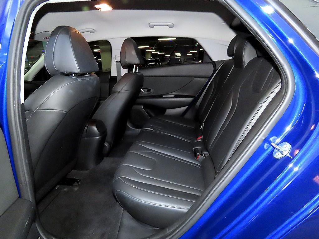 HYUNDAI Avante - Vista 7