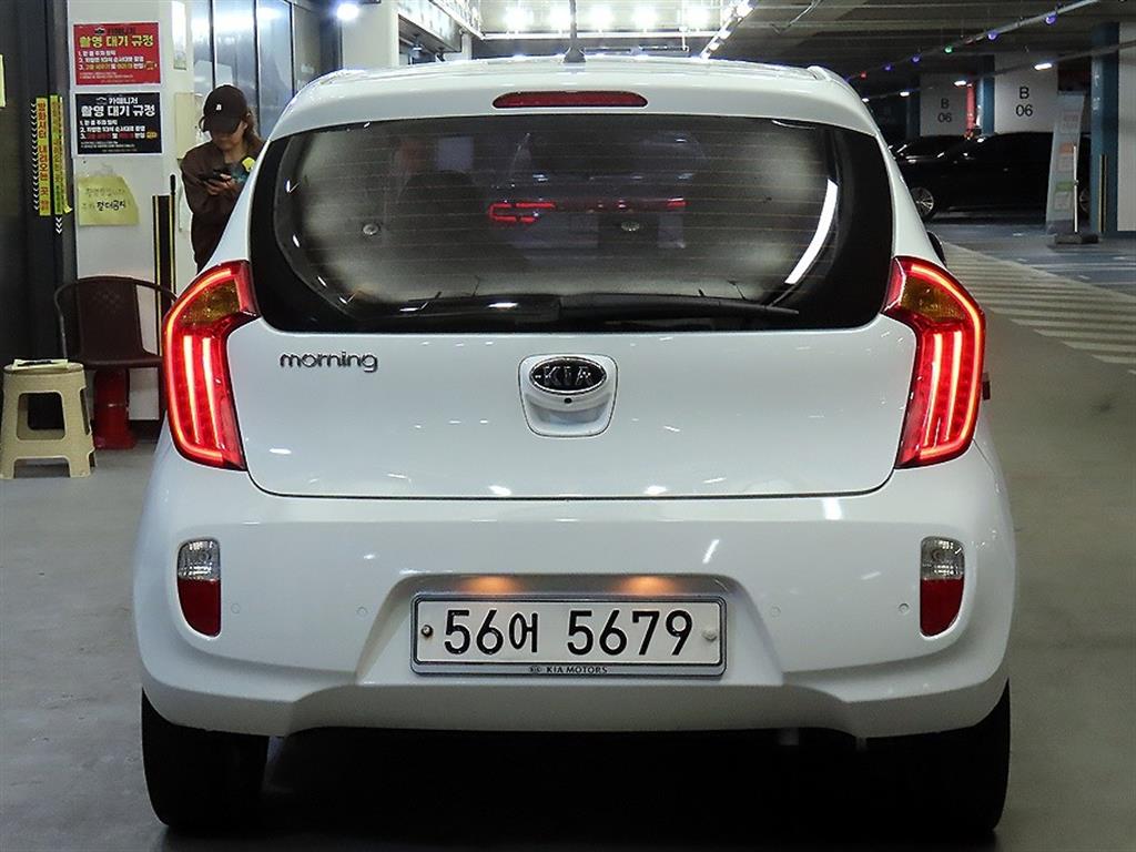 KIA Morning - Vista 5