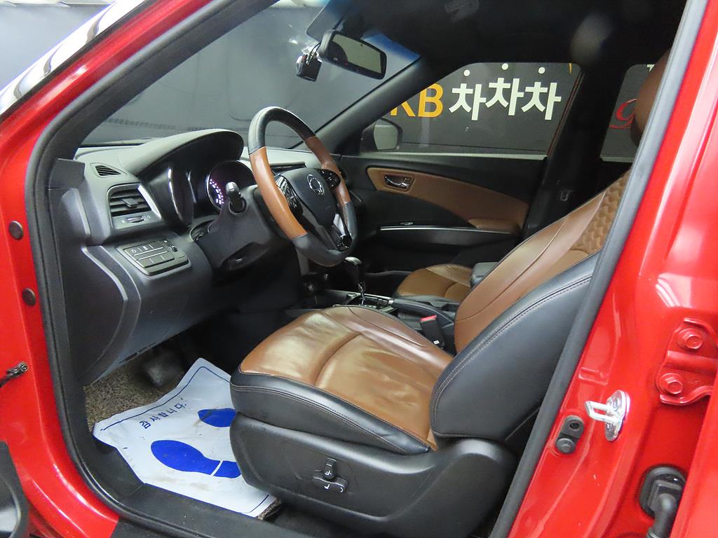 Ssangyong Tivoli - Vista 5