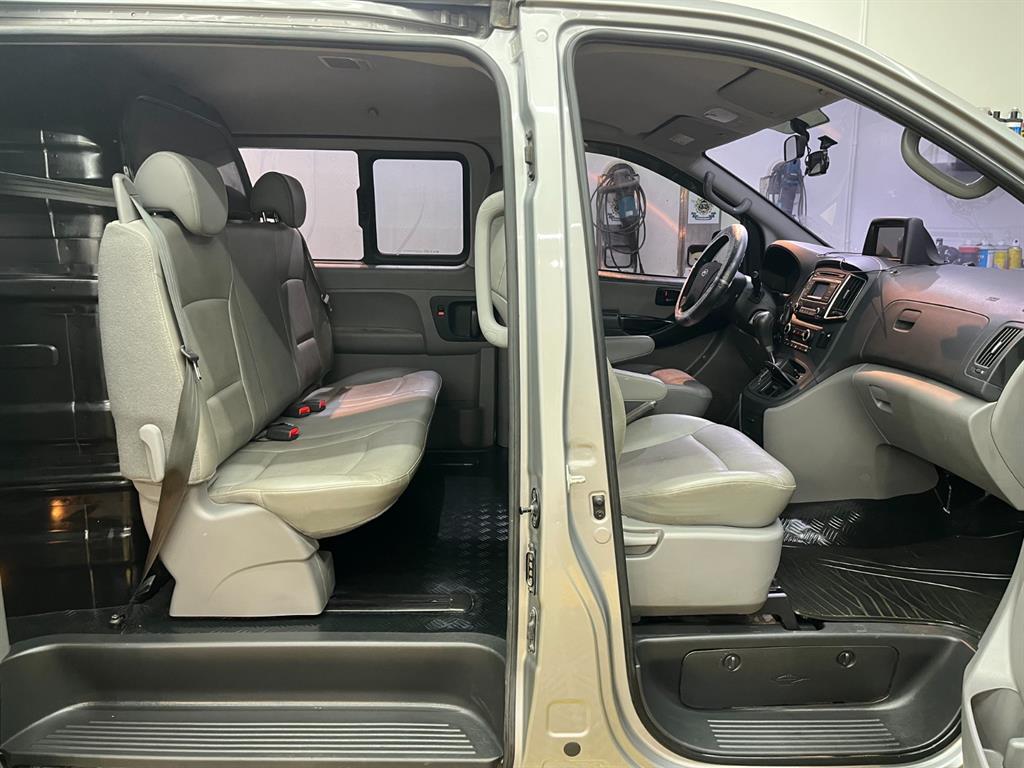 HYUNDAI Starex - Vista 11