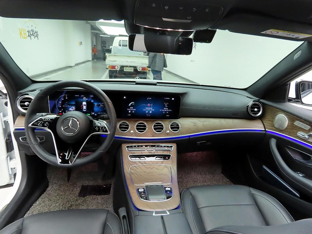 Mercedes Benz E class - Vista 7