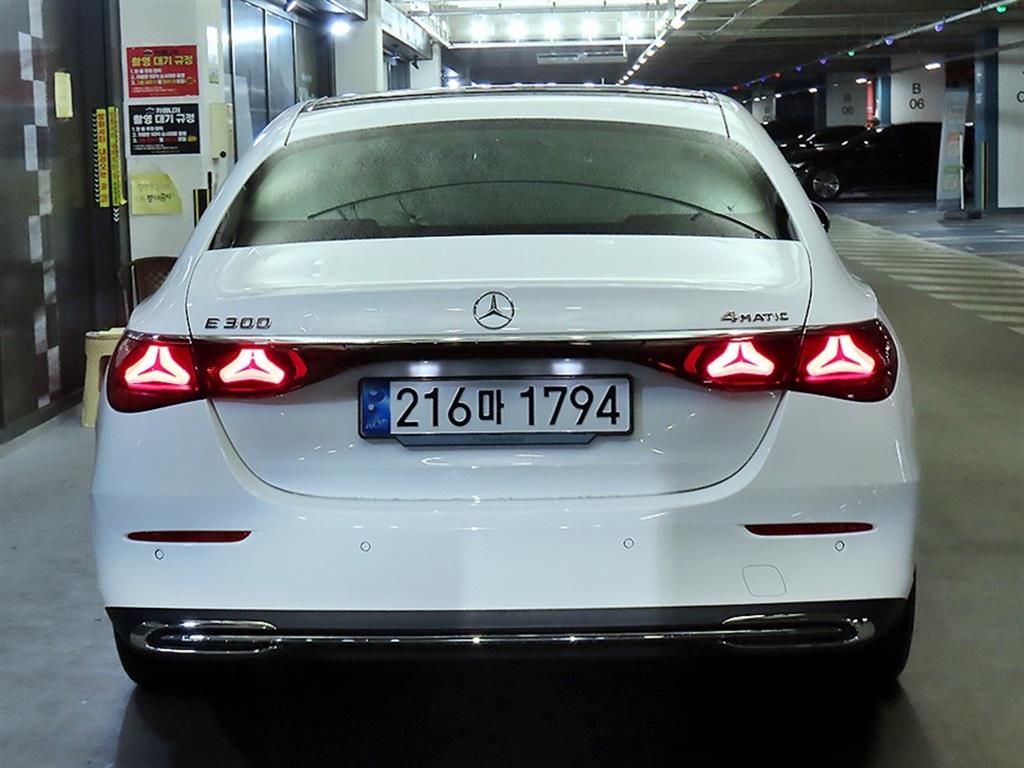 Mercedes Benz E class - Vista 5