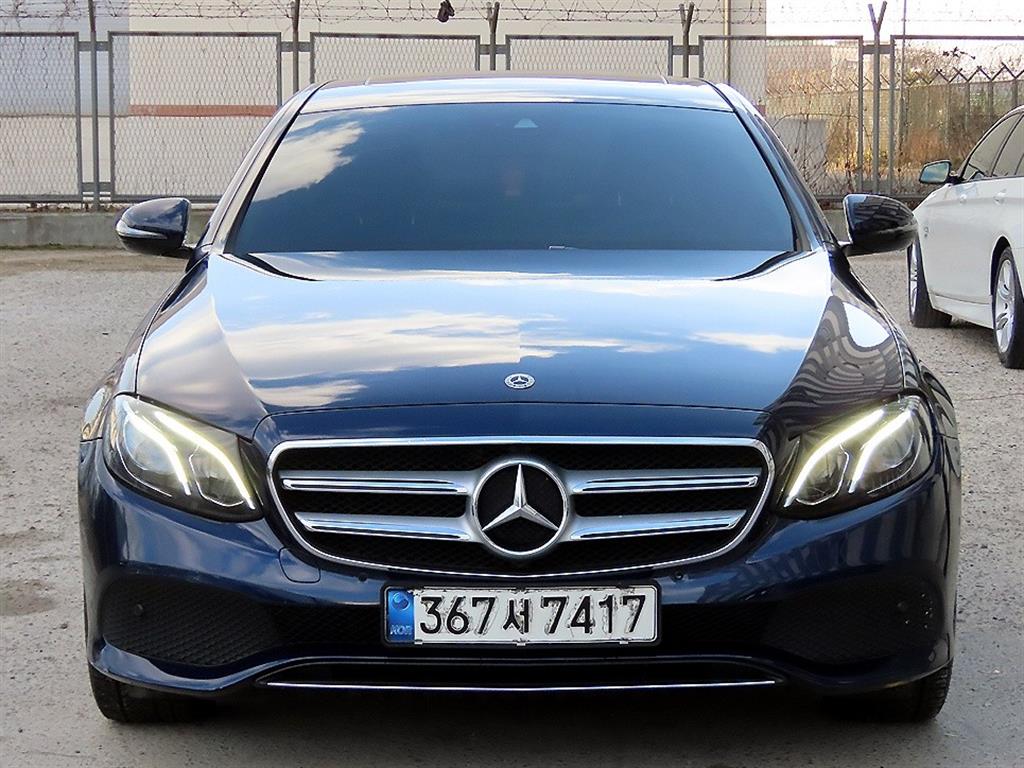 Mercedes Benz E class 2018 Gris - Importación desde Corea - HF Imports Iquique - Foto 1