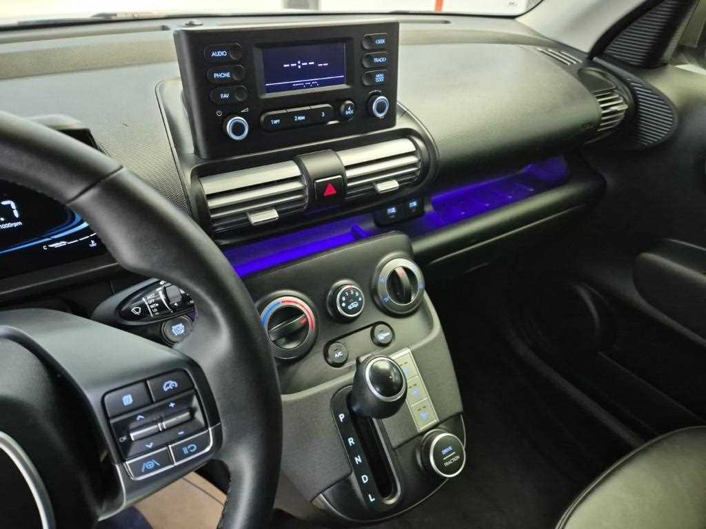 HYUNDAI Casper - Vista 10