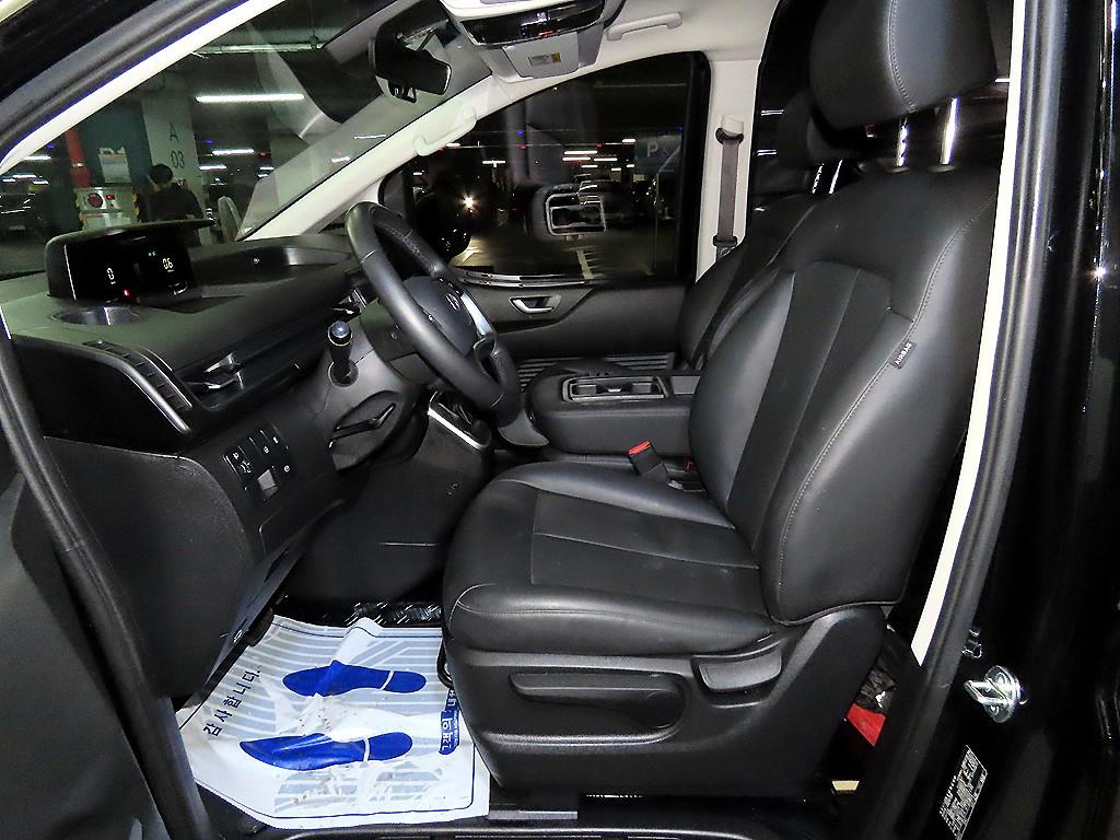 HYUNDAI Staria - Vista 8