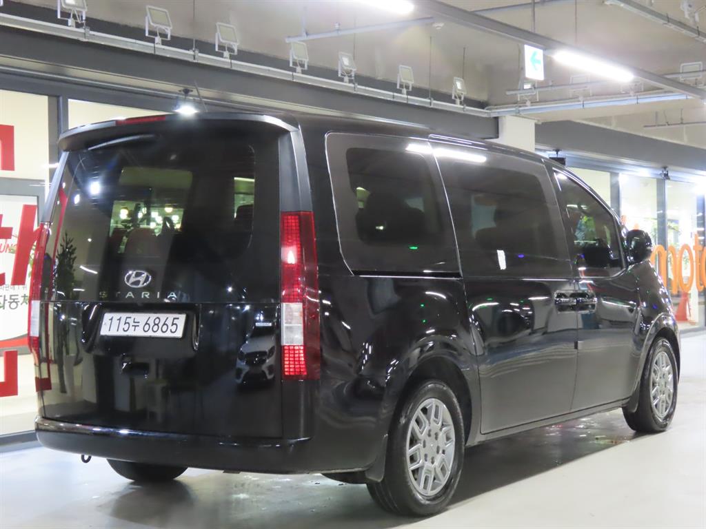 HYUNDAI Staria - Vista 7