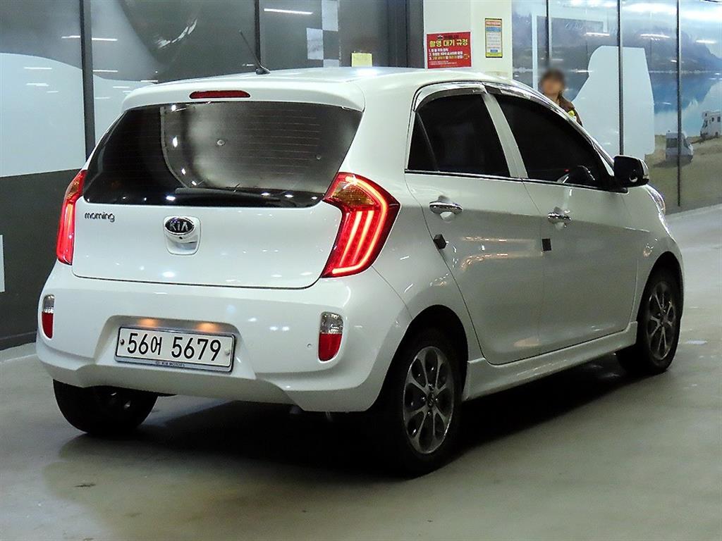 KIA Morning - Vista 4