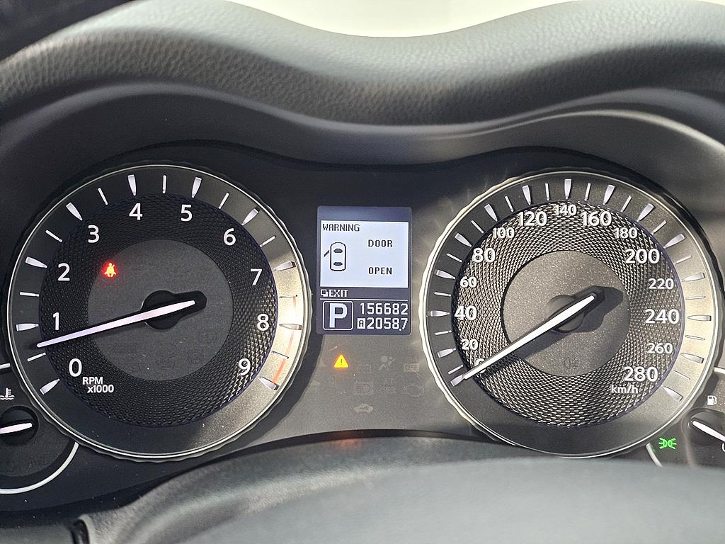 Infiniti M - Vista 7