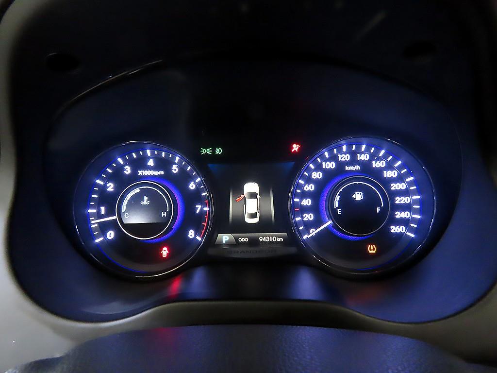 HYUNDAI Grandeur - Vista 9