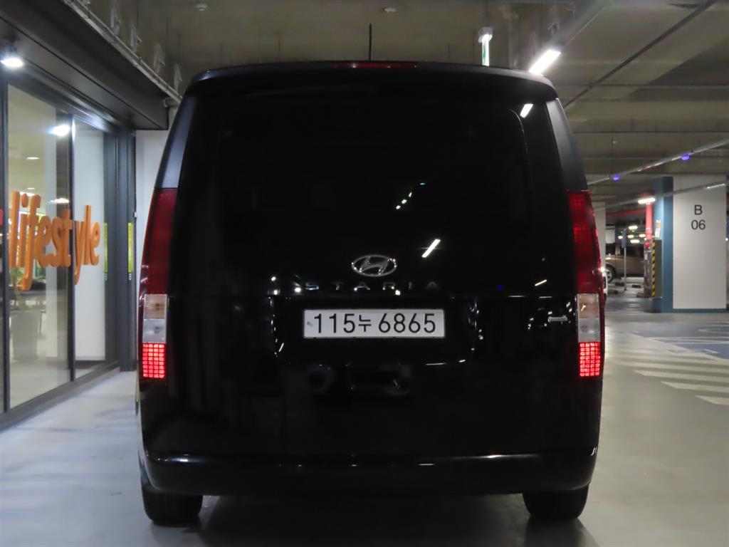 HYUNDAI Staria - Vista 9