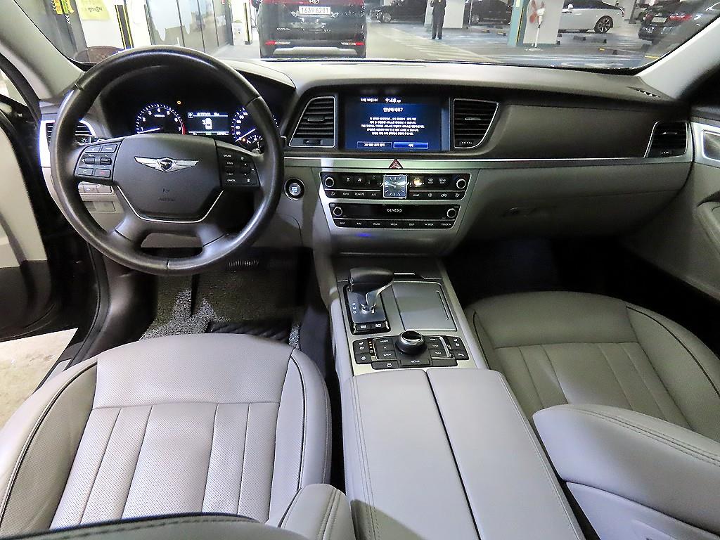 Genesis G80 - Vista 10