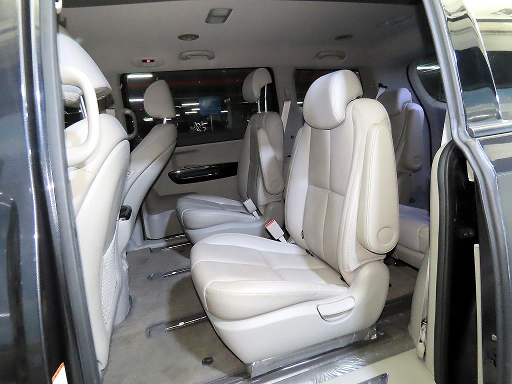 KIA Carnival - Vista 7
