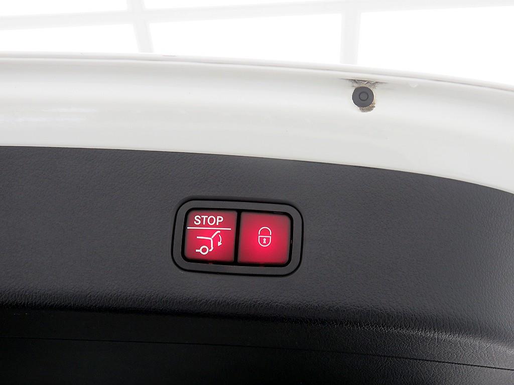 Mercedes Benz GLC Class - Vista 6